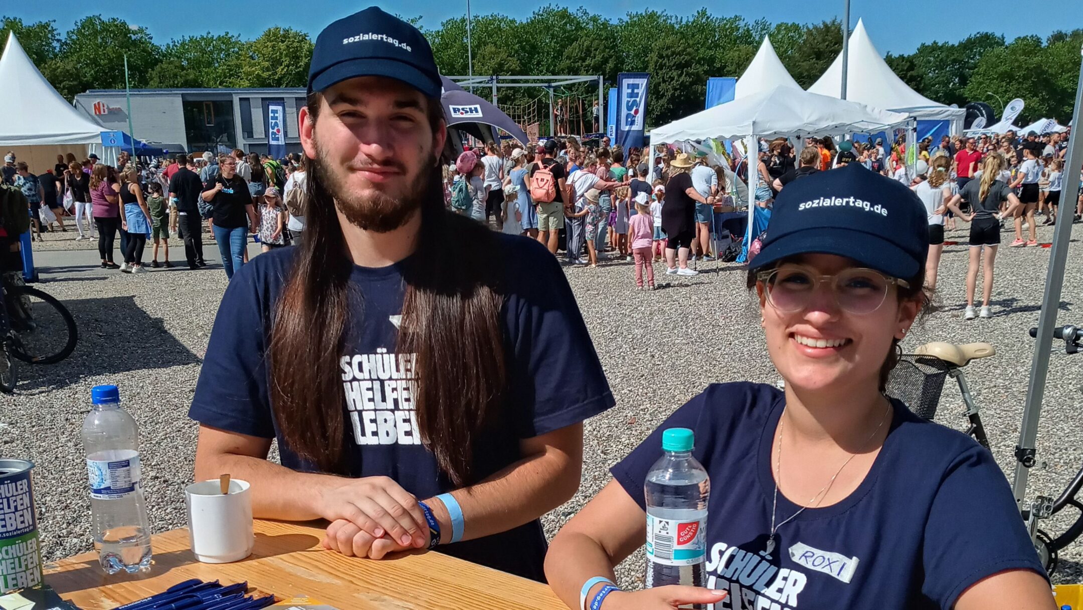 Sozialer Tag Mobil und junges Engagement Schüler Helfen Leben SHL